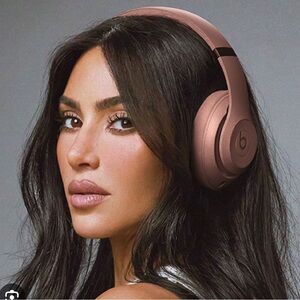 Studio Pro Wireless Headphones - Pink